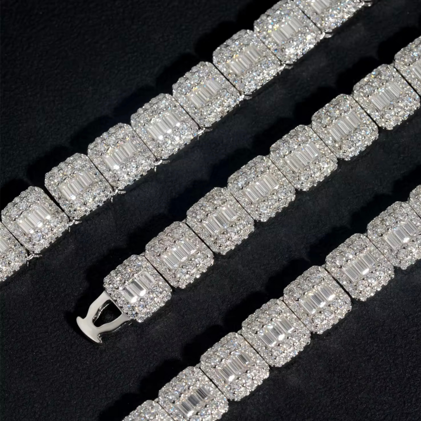 VVS1 Moissanite 9mm Baguette & Rounded Chain