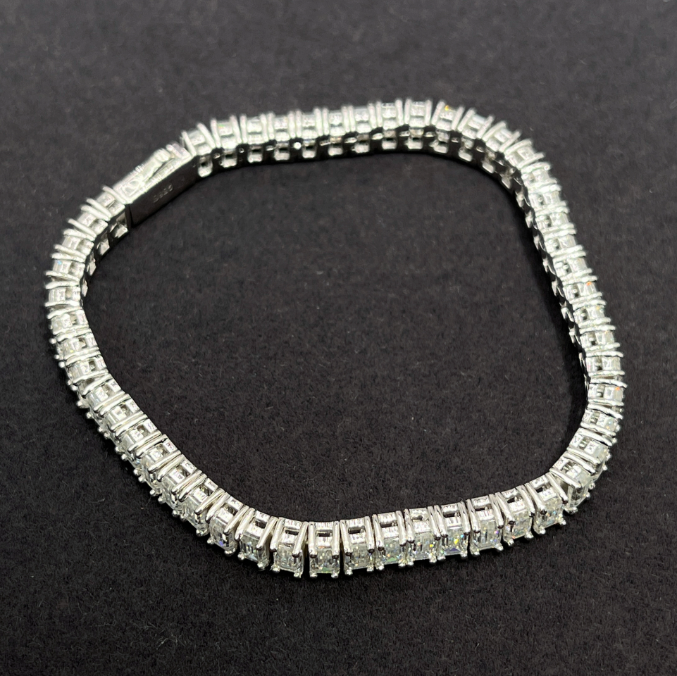 VVS1 Moissanite 5mm × 3mm Baguette Emerald Cut Tennis Bracelet