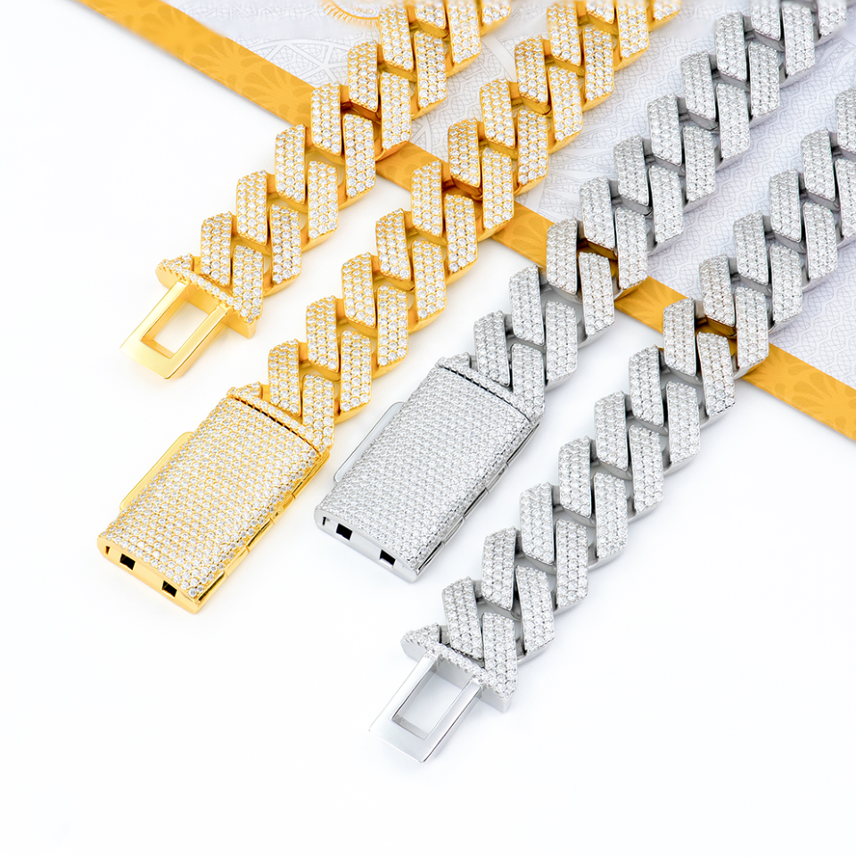 VVS1 Moissanite 18mm Three Rows Cuban Link Chain