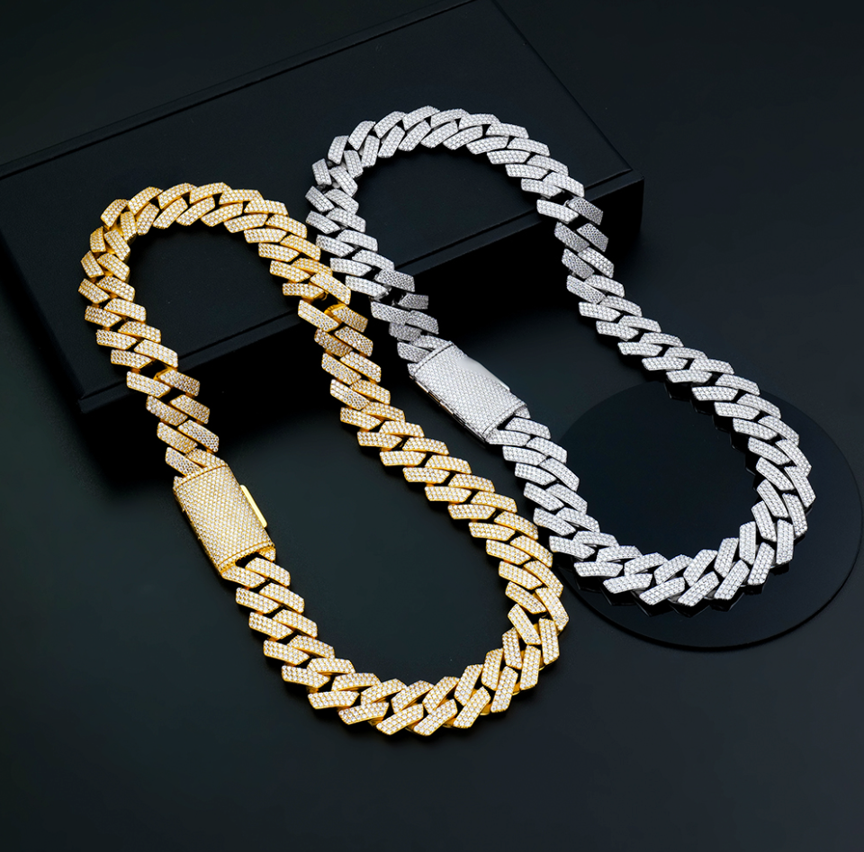 VVS1 Moissanite 18mm Three Rows Cuban Link Chain