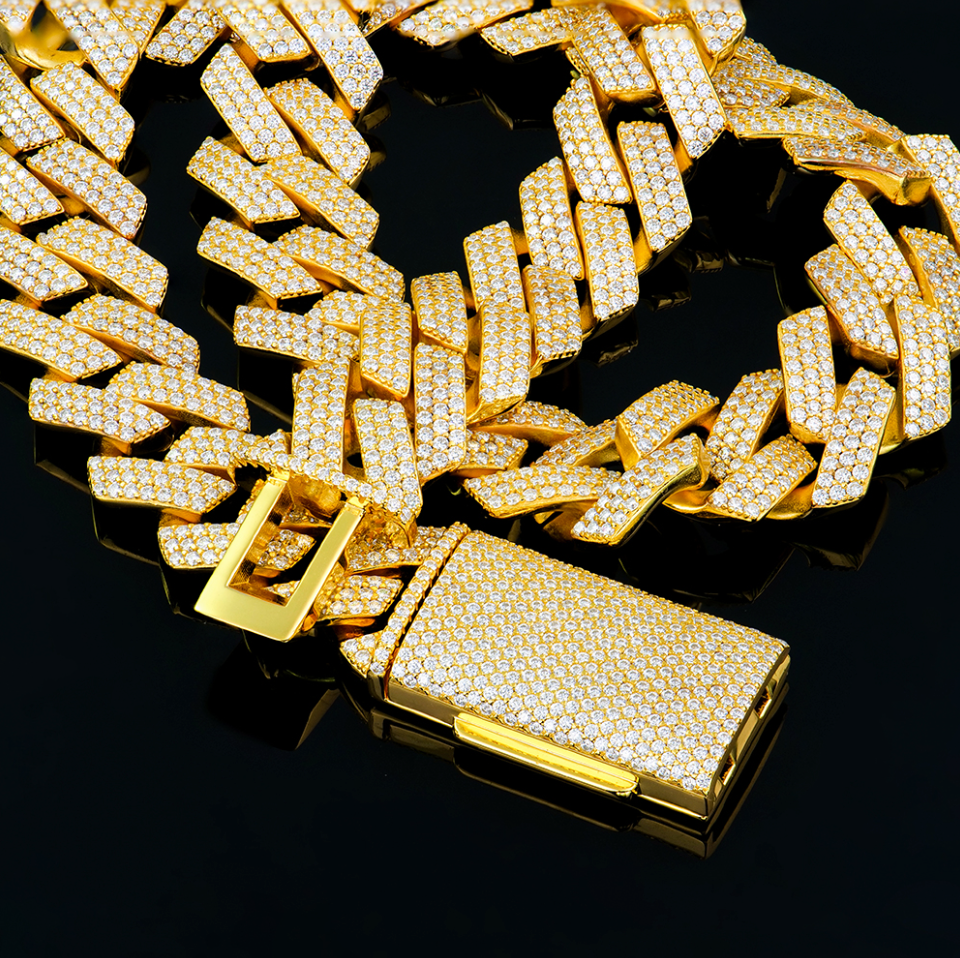VVS1 Moissanite 18mm Three Rows Cuban Link Chain
