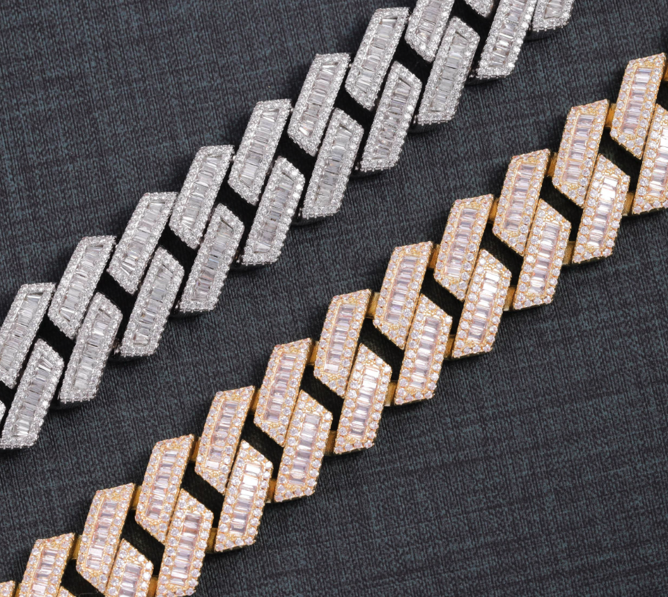 VVS1 Moissanite 18mm Baguette Cut Cuban Link Bracelet