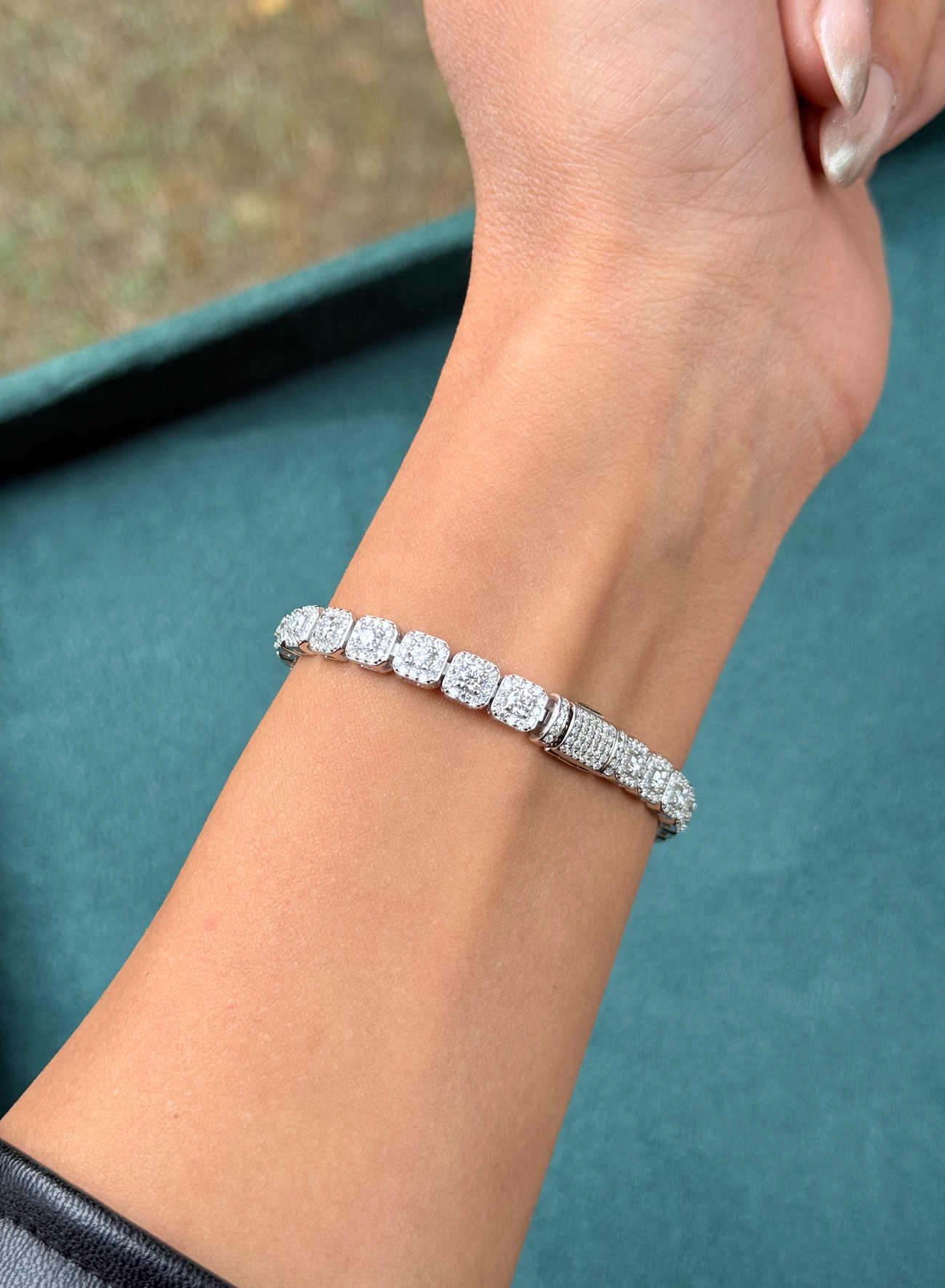 VVS1 Moissanite 6mm Halo Tennis Bracelet - DEAL OF THE DAY