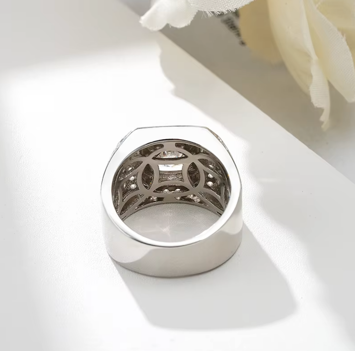 VVS1 Moissanite Luxury Iced-Out 1-5 Carat Ring