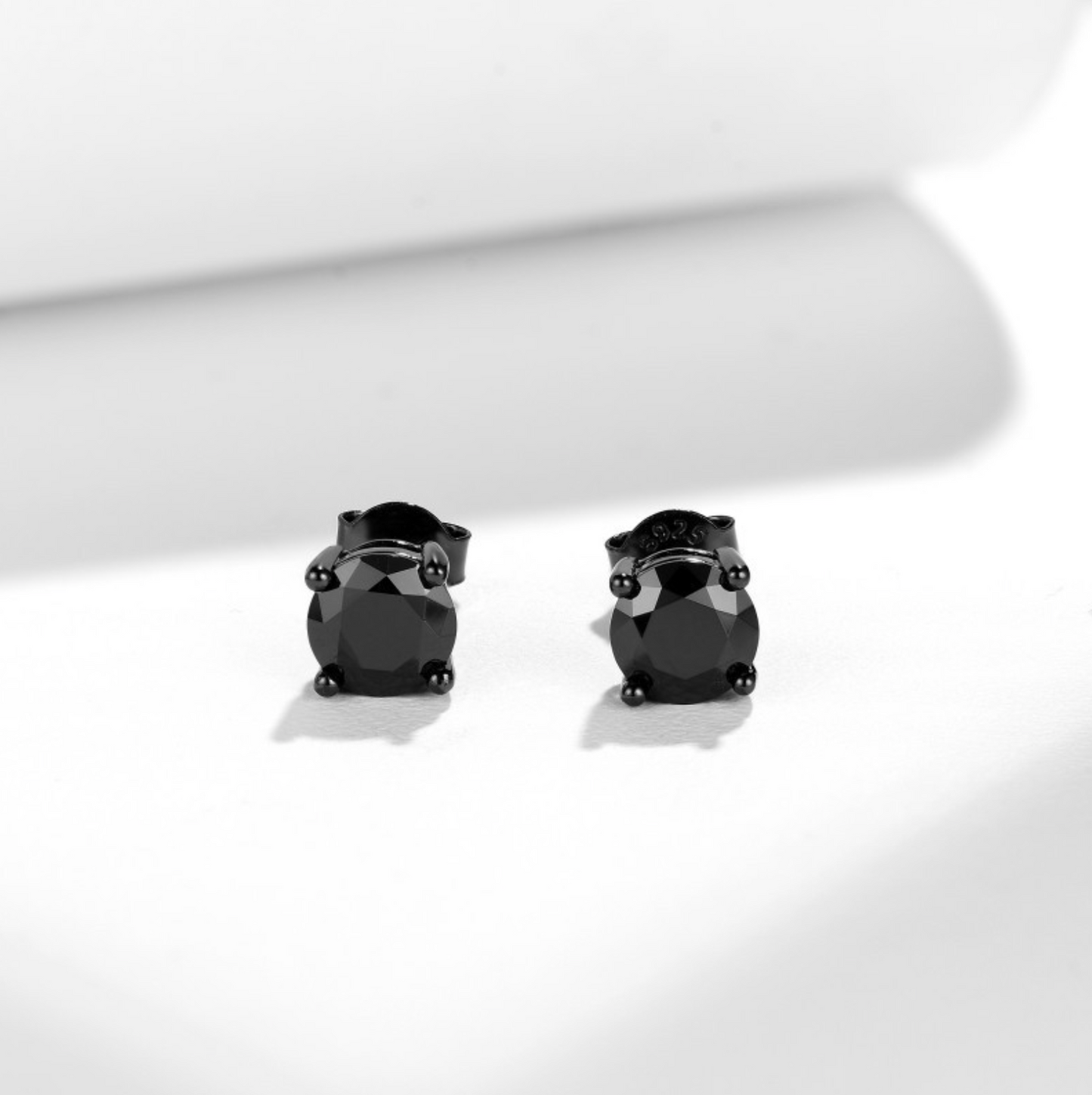 VVS1 Moissanite 1 Carat Black Stud Earrings