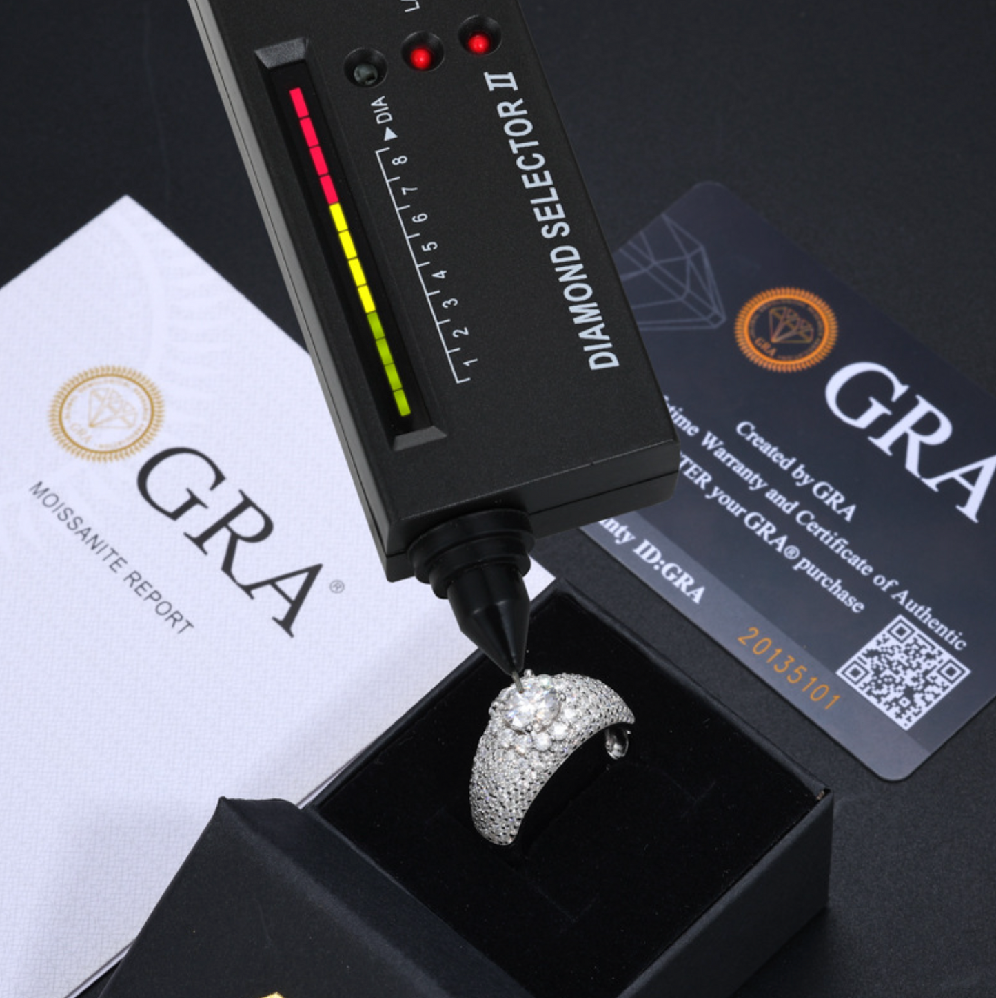 VVS1 Moissanite Super Flash Iced-out Ring