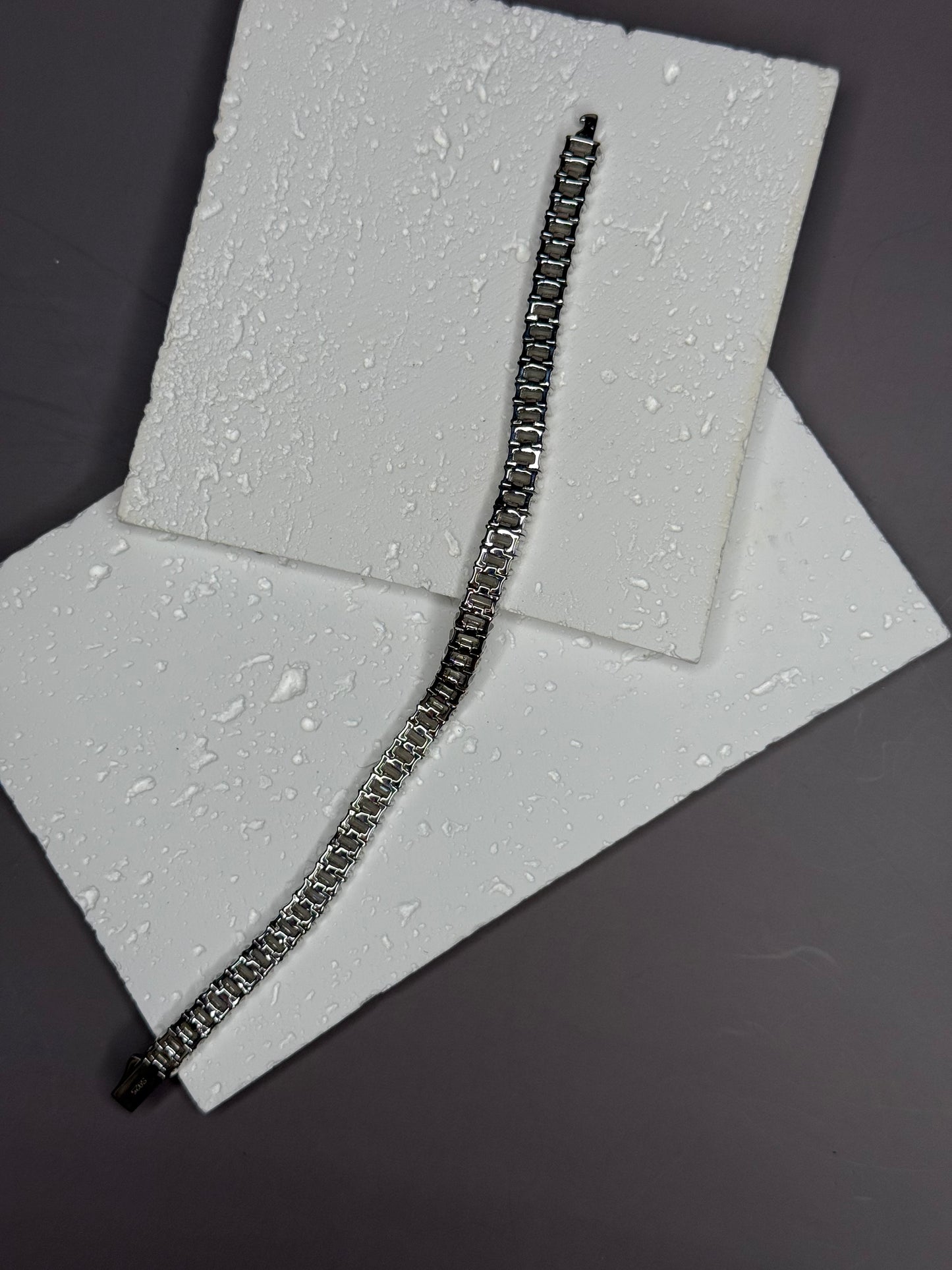 VVS1 Moissanite 5mm × 3mm Baguette Emerald Cut Tennis Bracelet - DEAL OF THE DAY