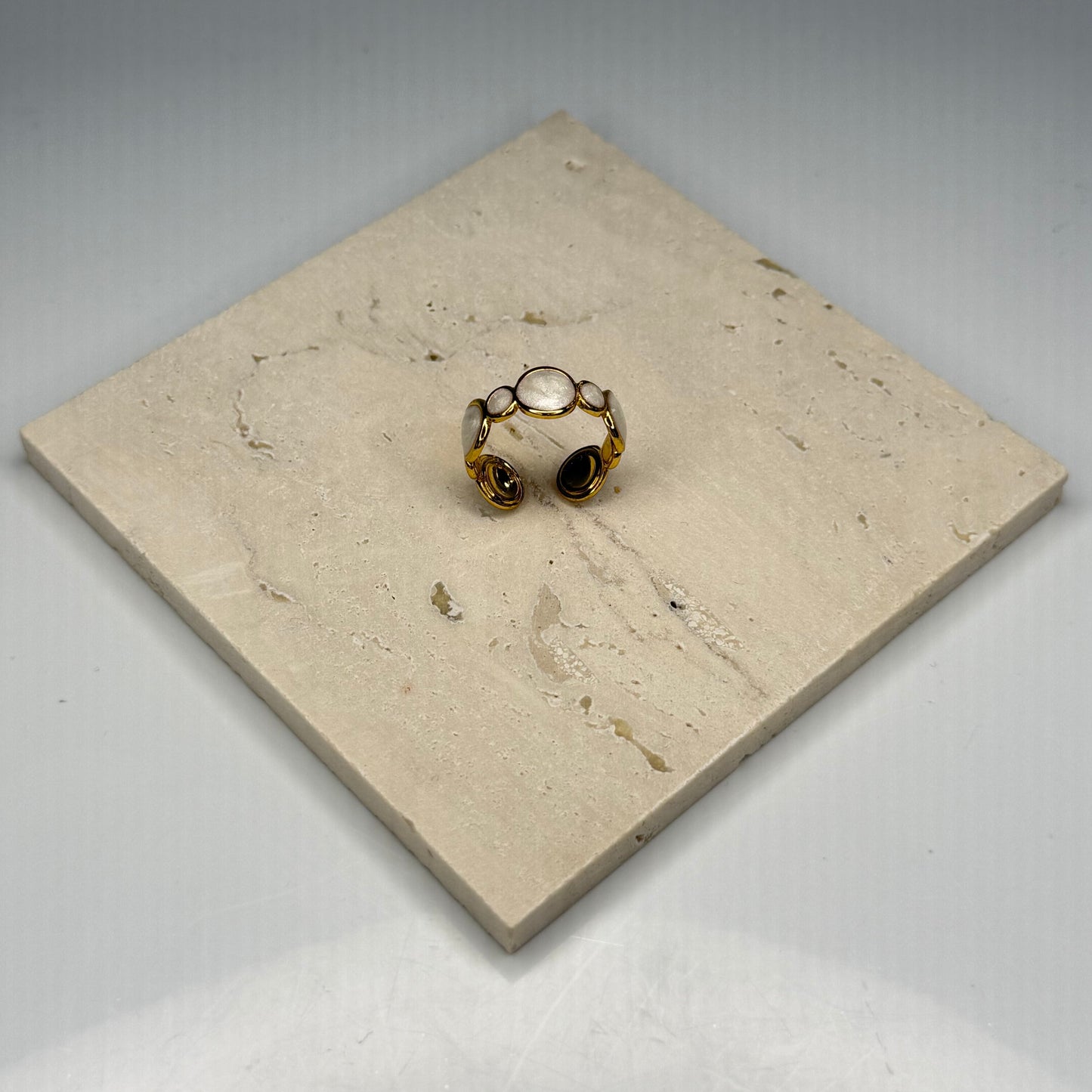 Circle Shell Band - Gold Plated - DEAL OF THE DAY