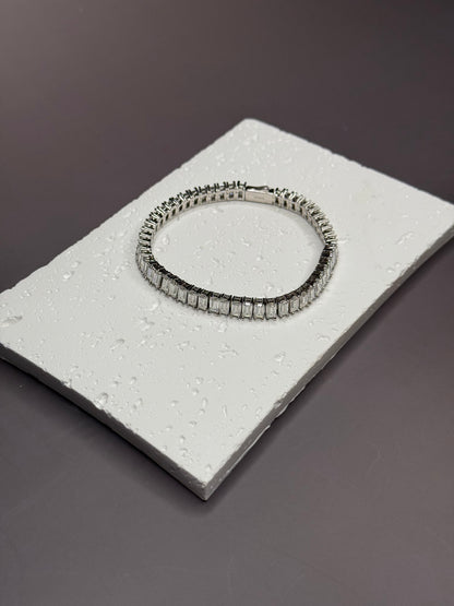 VVS1 Moissanite 5mm × 3mm Baguette Emerald Cut Tennis Bracelet - DEAL OF THE DAY