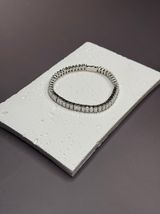 VVS1 Moissanite 5mm × 3mm Baguette Emerald Cut Tennis Bracelet - DEAL OF THE DAY