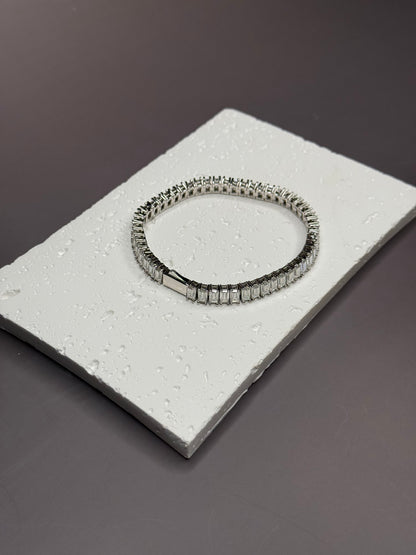 VVS1 Moissanite 5mm × 3mm Baguette Emerald Cut Tennis Bracelet - DEAL OF THE DAY
