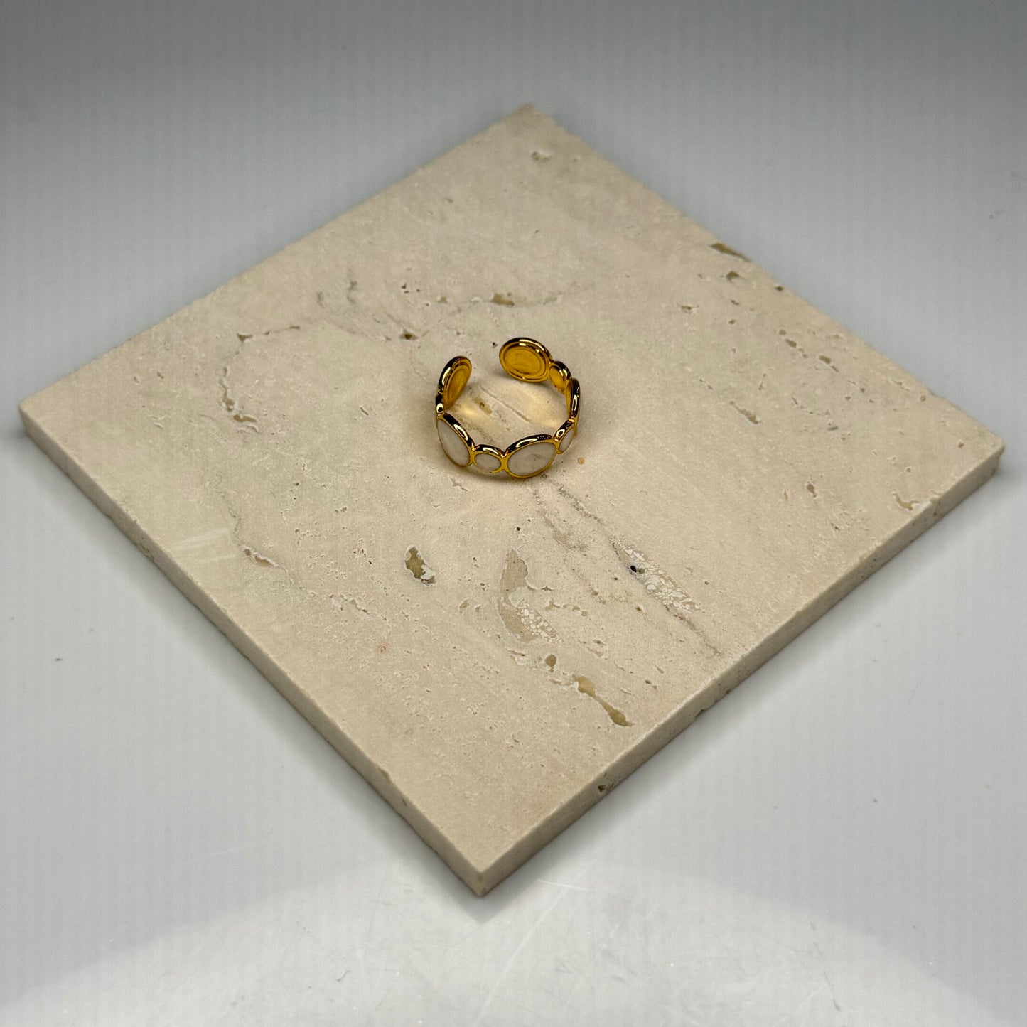 Circle Shell Band - Gold Plated - DEAL OF THE DAY