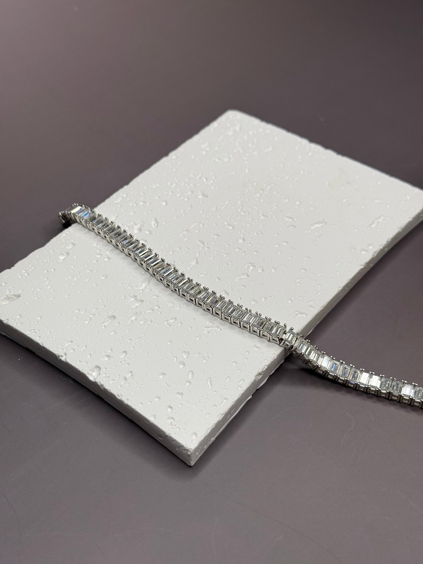 VVS1 Moissanite 5mm × 3mm Baguette Emerald Cut Tennis Bracelet - DEAL OF THE DAY