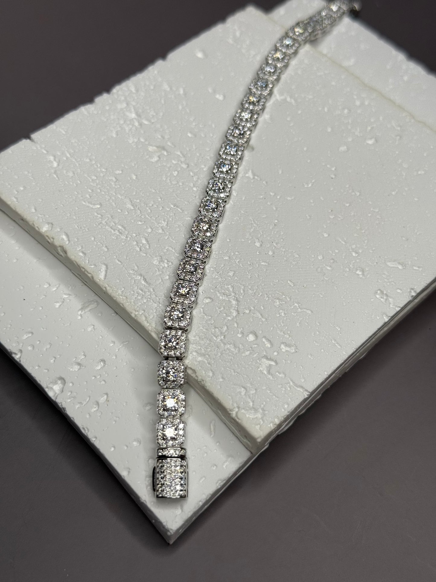 VVS1 Moissanite 6mm Halo Tennis Bracelet - DEAL OF THE DAY