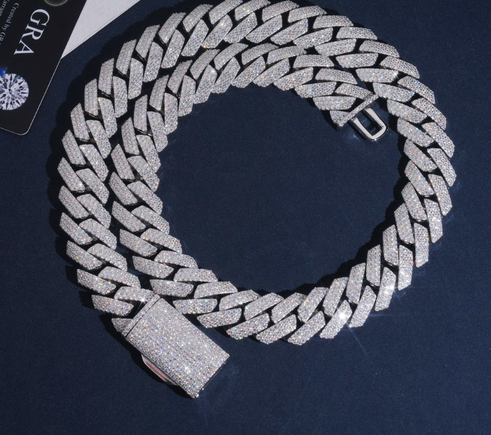 VVS1 Moissanite 20mm Three Rows Cuban Link Chain