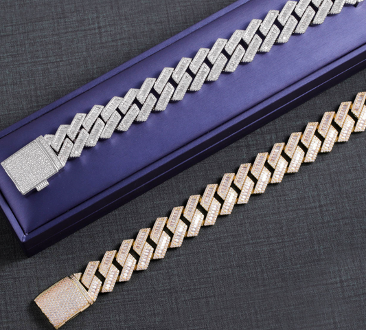 VVS1 Moissanite 18mm Baguette Cut Cuban Link Bracelet