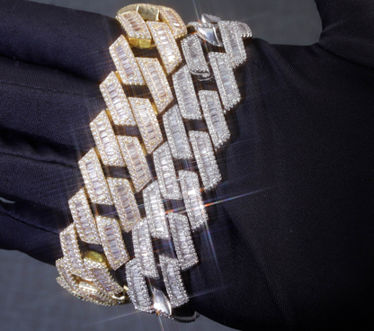 VVS1 Moissanite 18mm Baguette Cut Cuban Link Bracelet