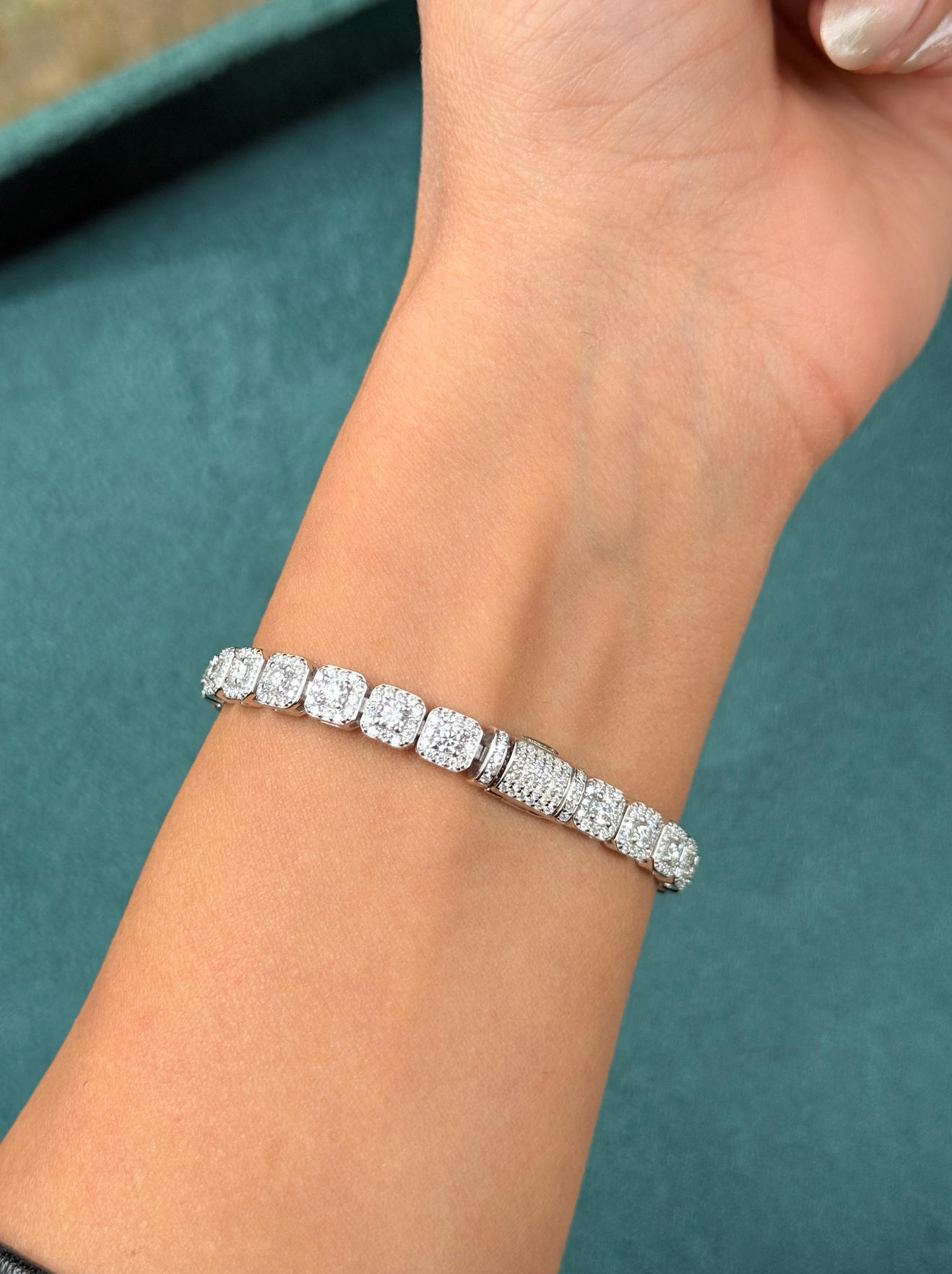 VVS1 Moissanite 6mm Halo Tennis Bracelet - DEAL OF THE DAY
