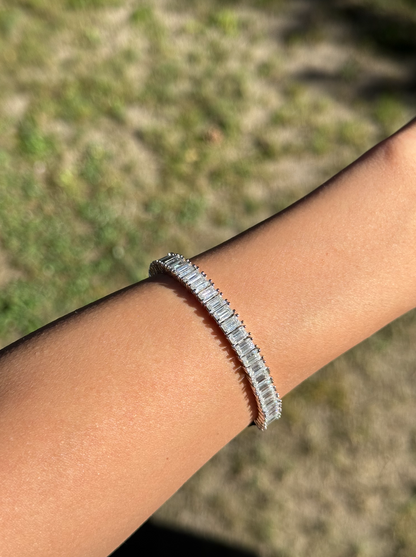 VVS1 Moissanite 5mm × 3mm Baguette Emerald Cut Tennis Bracelet - DEAL OF THE DAY