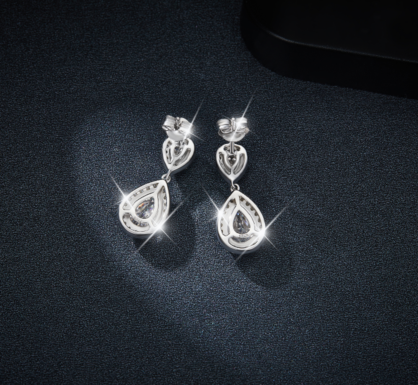 VVS1 Moissanite 2 Carat Pear 6x9mm Earrings